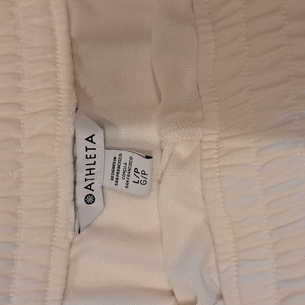 Athleta Cream Color Elastic Waist Wide Legged Cargo Sweat Pants - Picture 4 of 9